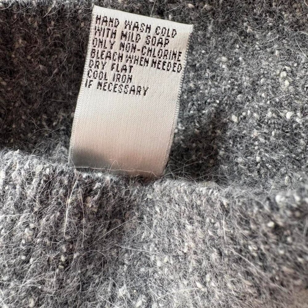 Vintage Fuzzy Geometric Knit Gray and Black Sweater (Angora Blend) Size M - Picture 5 of 9